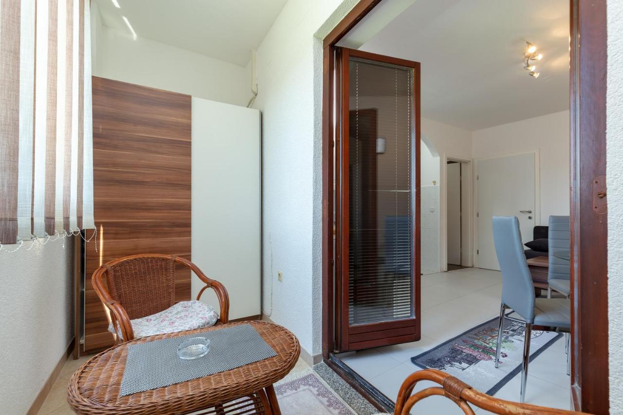 Apartma Smaila 1729 *