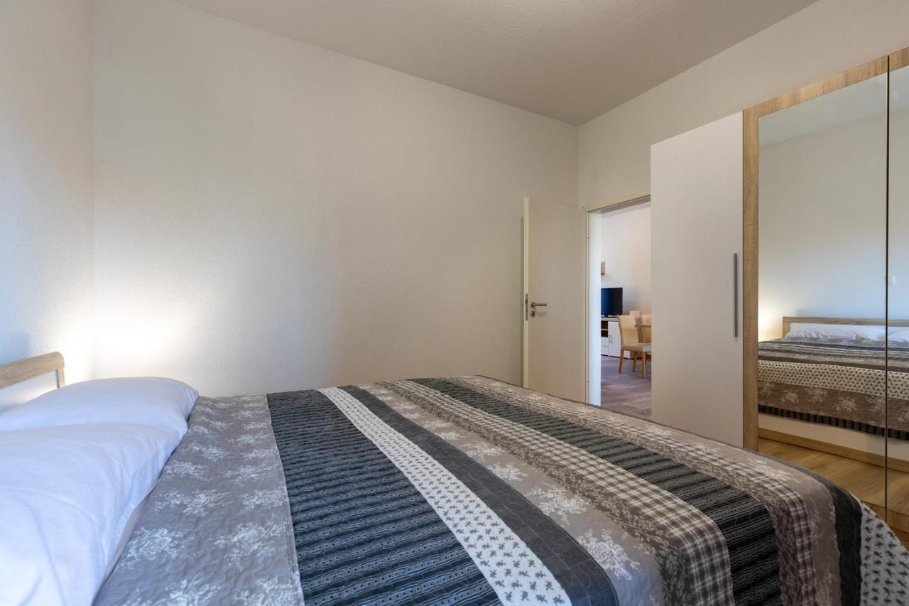 Apartma Smaila 1729 *