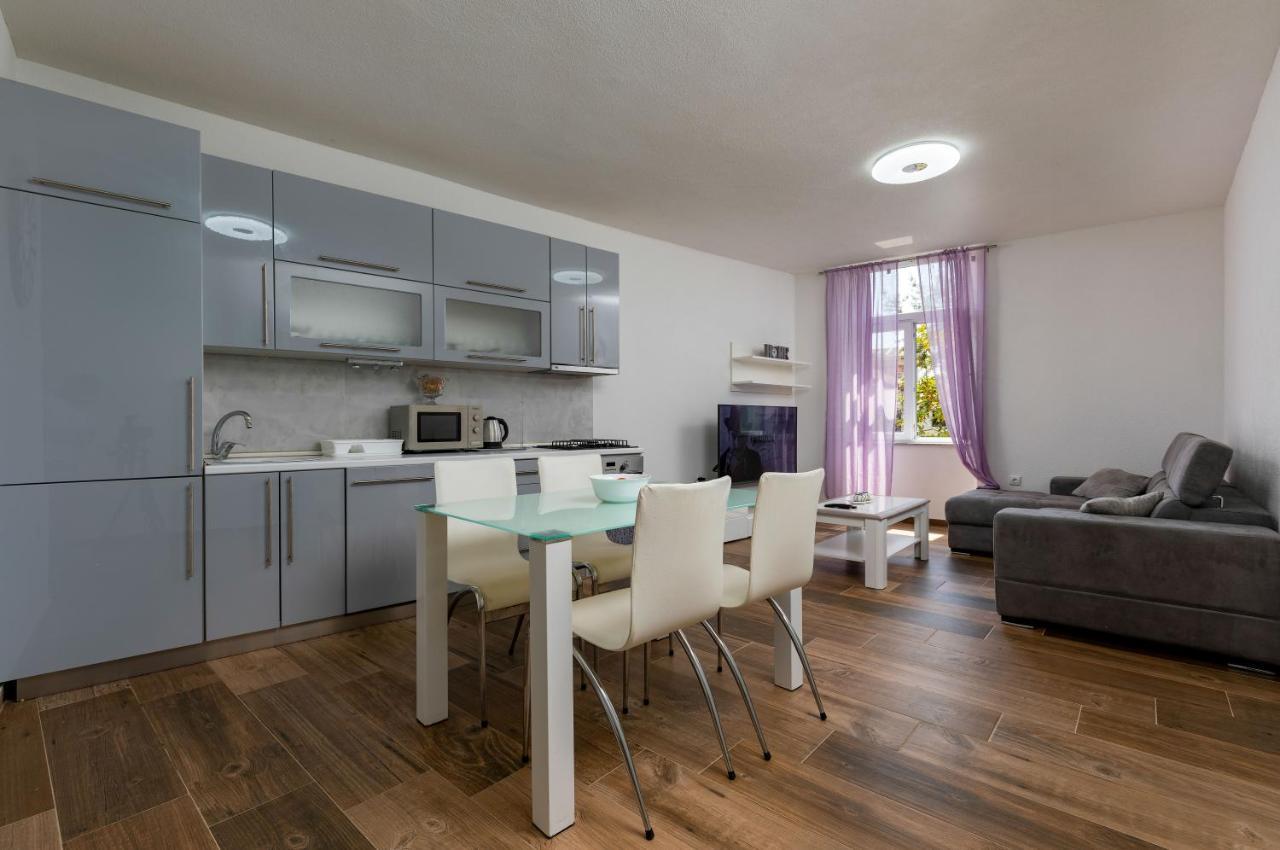 Smaila 1729 Apartma Pula
